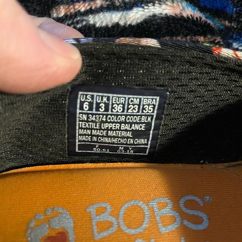 Sz 6 Black Bob’s with different breed of dogs on them.
